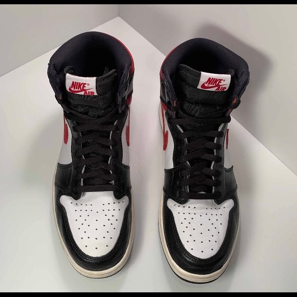 Air Jordan 1 Retro High - Picture 2 of 7